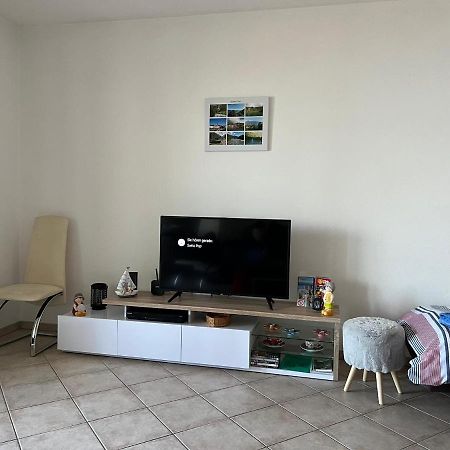 1 Zimmer Apartment Mit Seesicht Und Pool Gambarogno Exteriör bild