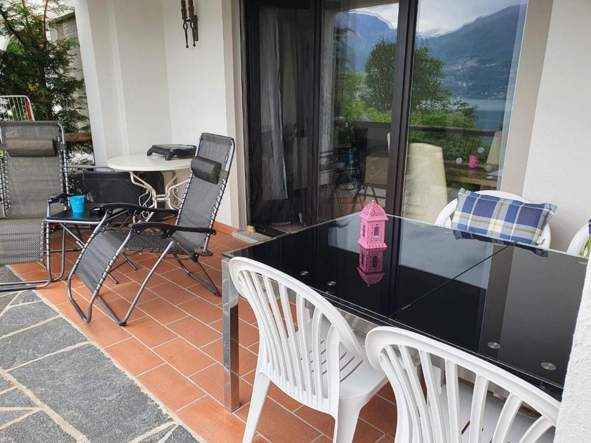 1 Zimmer Apartment Mit Seesicht Und Pool Gambarogno Exteriör bild